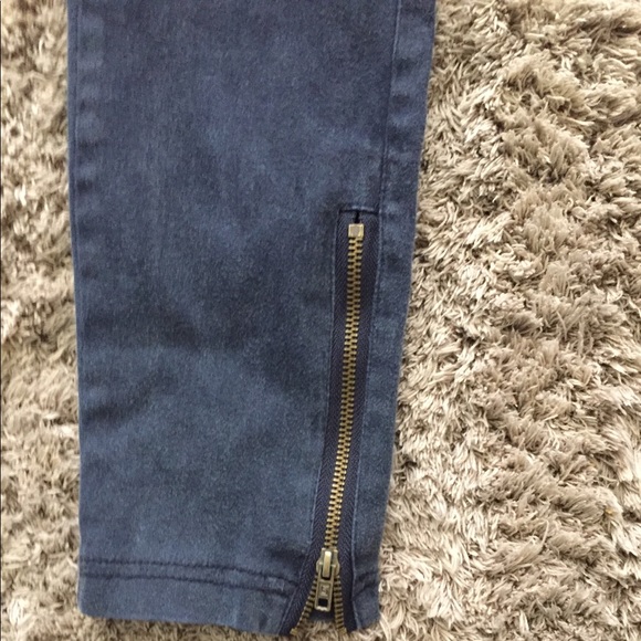 Jeans - Picture 2 of 4